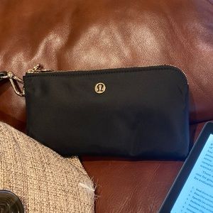 Curved Wristlet LuluLemon Black & Gold